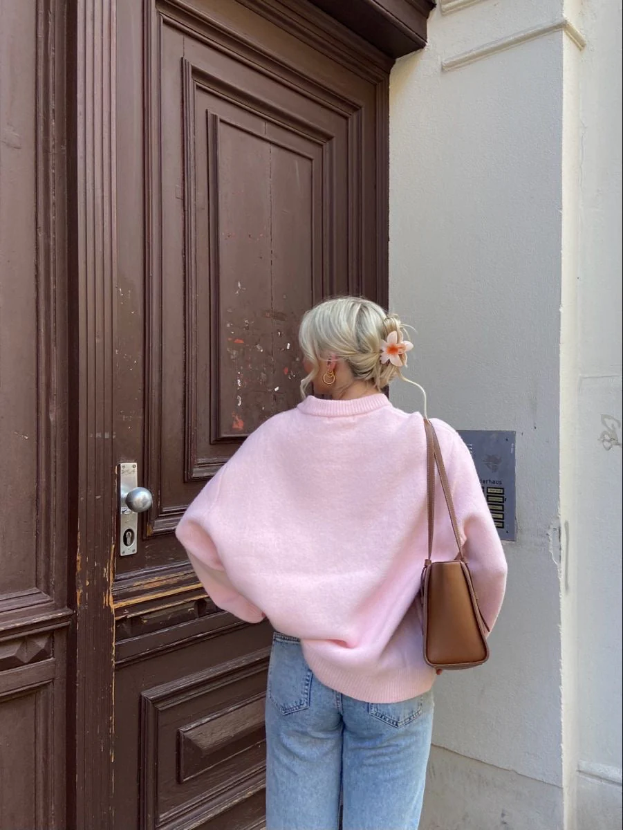 Oversized Pink sweater - Image 8
