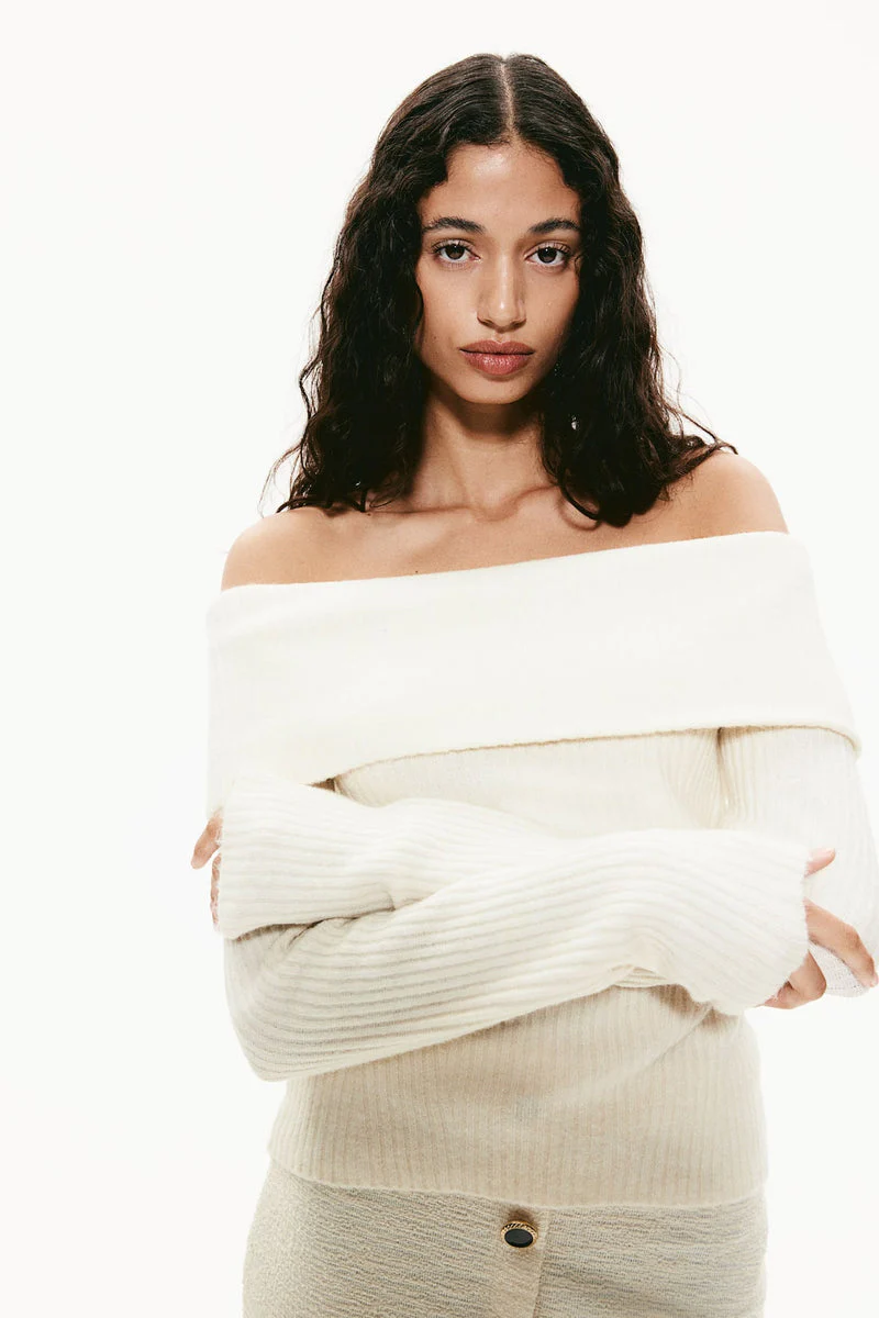 Off-the shoulder sweater - Image 3
