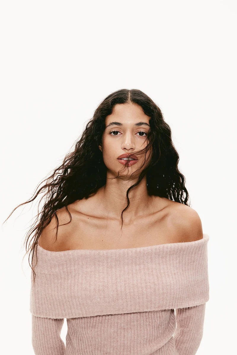 Off-the shoulder sweater - Image 9