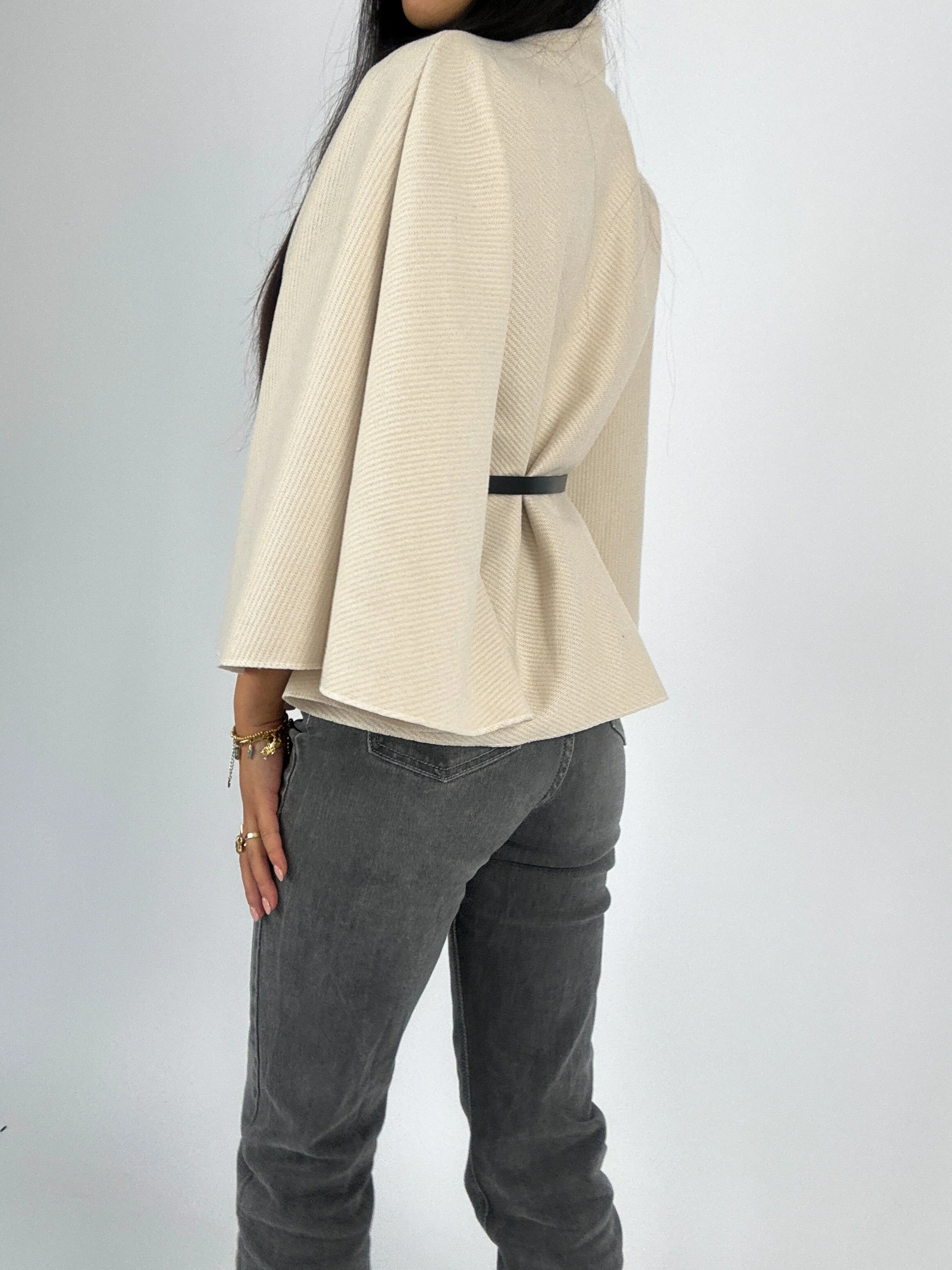 PONCHO Jacket - Image 5