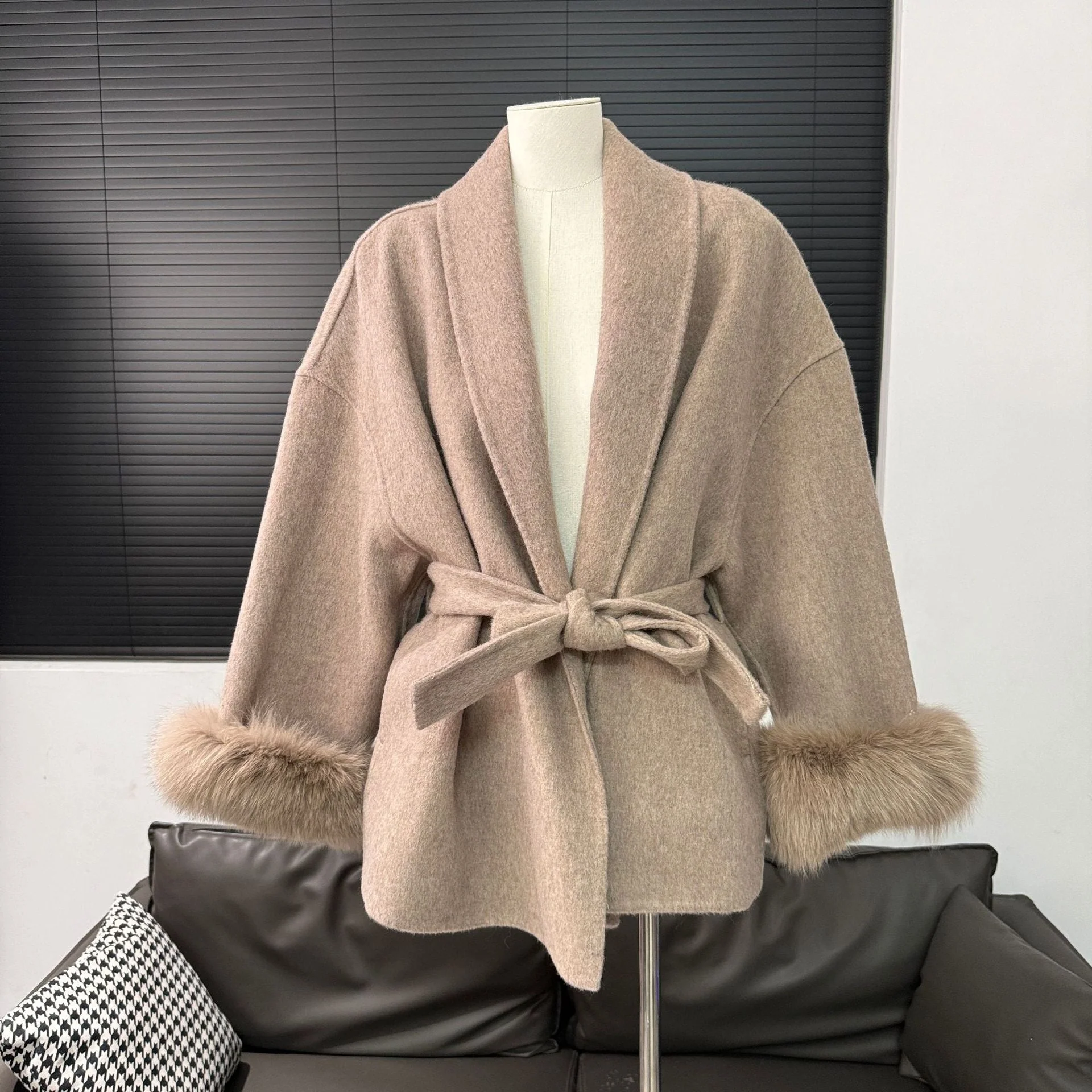 WOOL COAT WITH FUR - Image 12